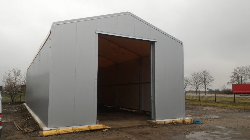 Hala namiotowa z płyty warstwowej